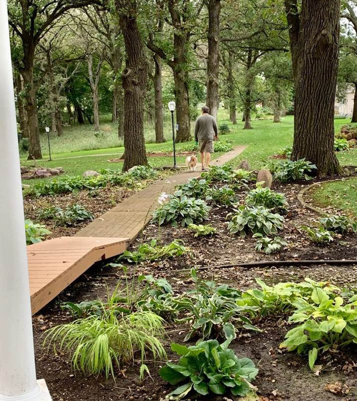 The Oakwood Inn主图