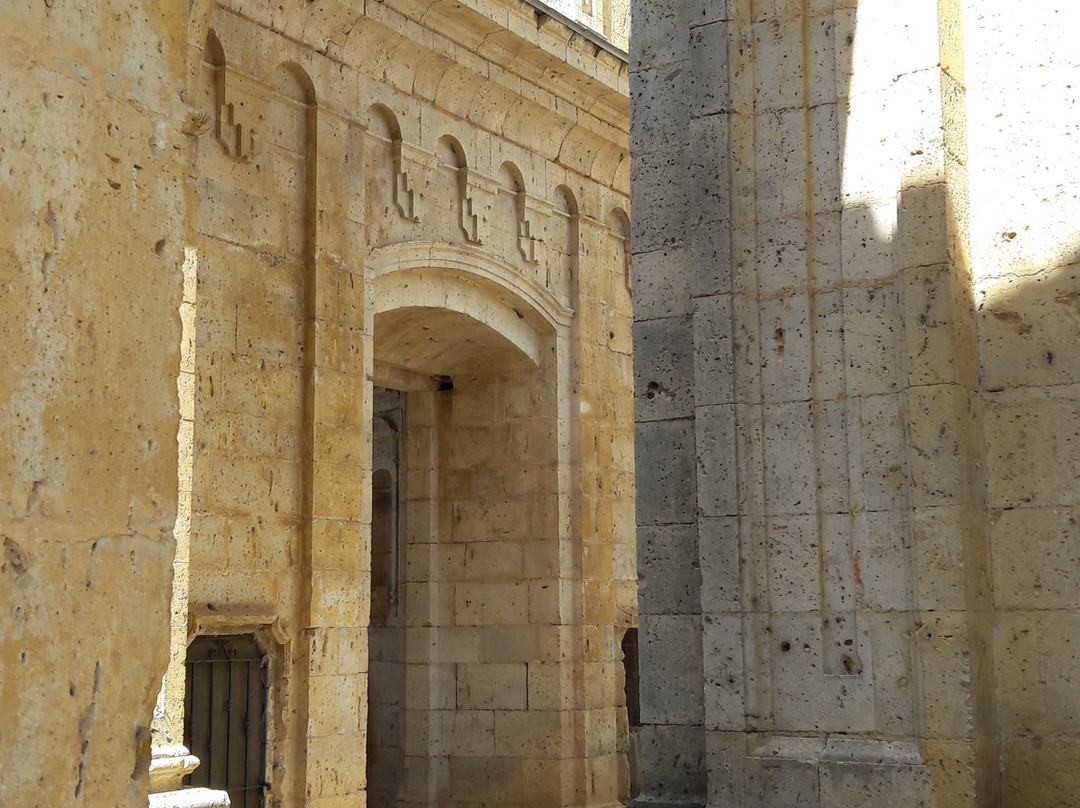 Iglesia de San Andres-Villardefrades必去景点