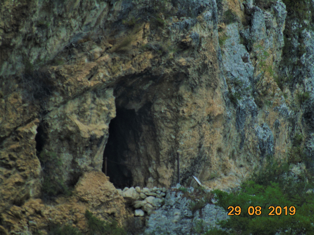 Grotta di Placido da Roio景点图片