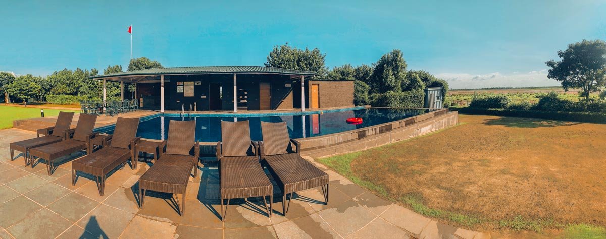 Amatra by the Ganges-泳池