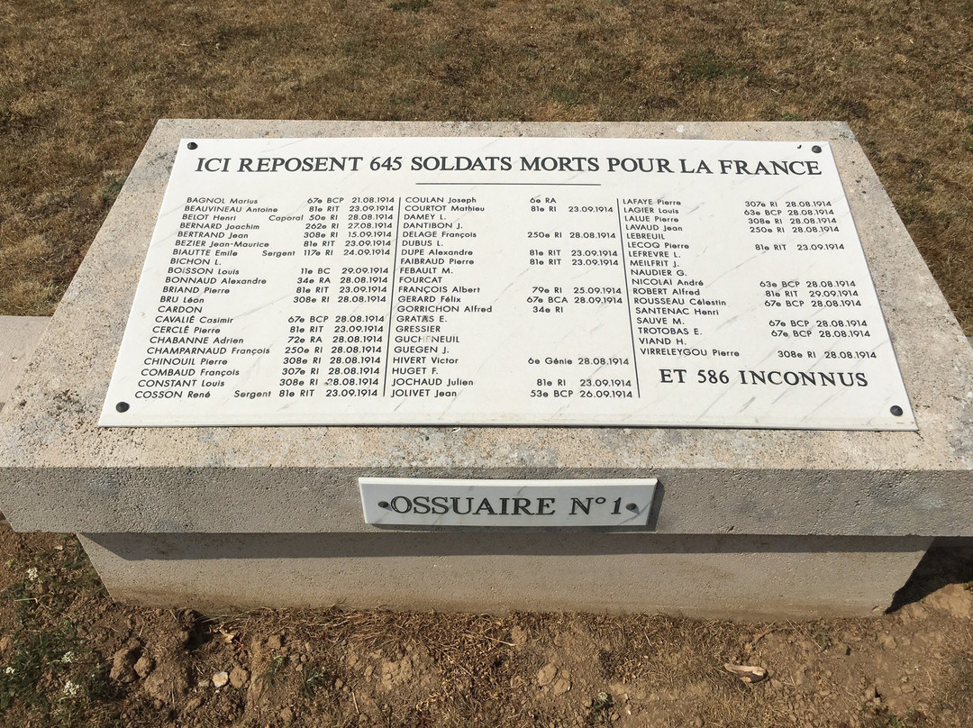 Necropole nationale de Villers-Carbonnel-Villers-Carbonnel必去景点