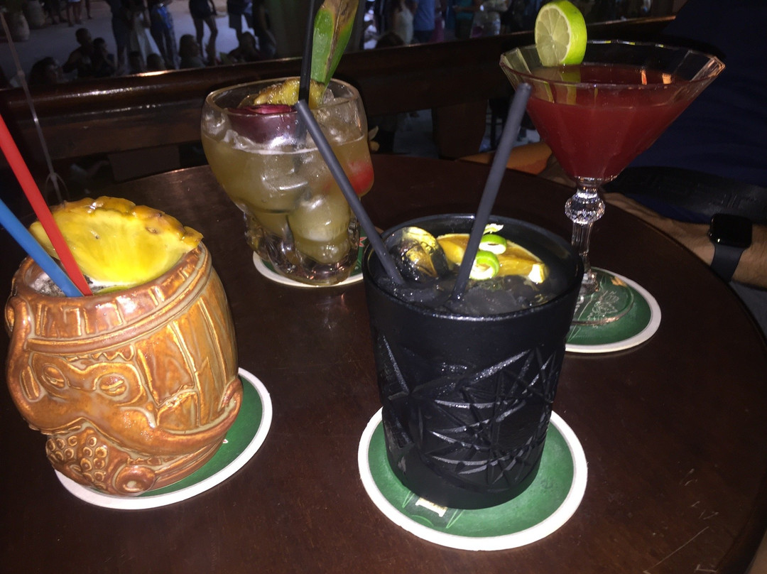 Sunshine cocktails bar-Hanioti必去景点