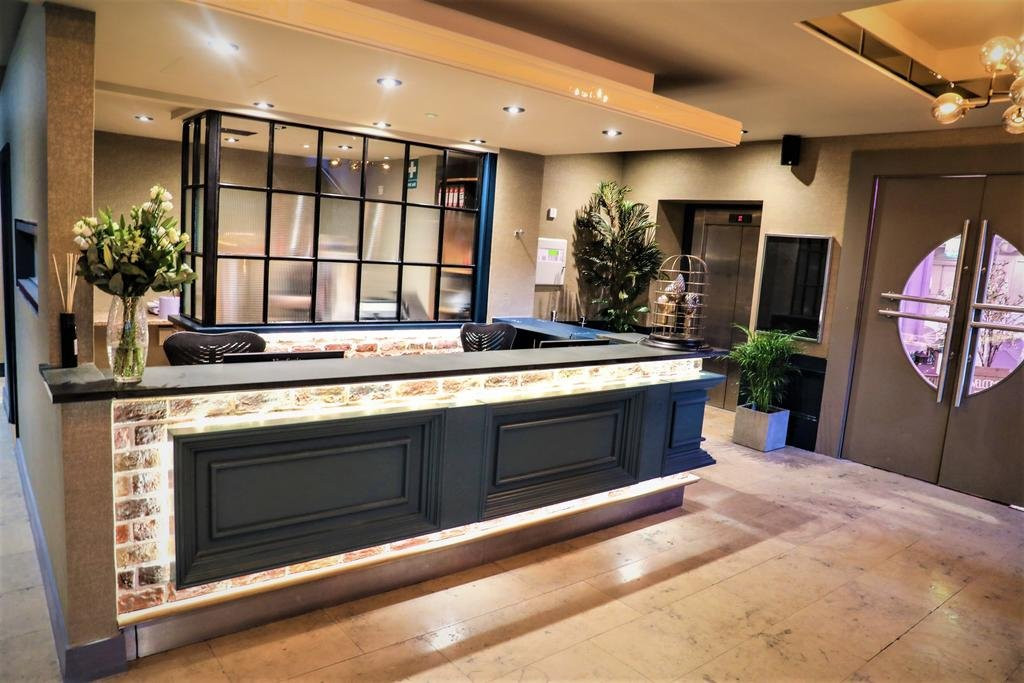 The Lansdowne Hotel主图