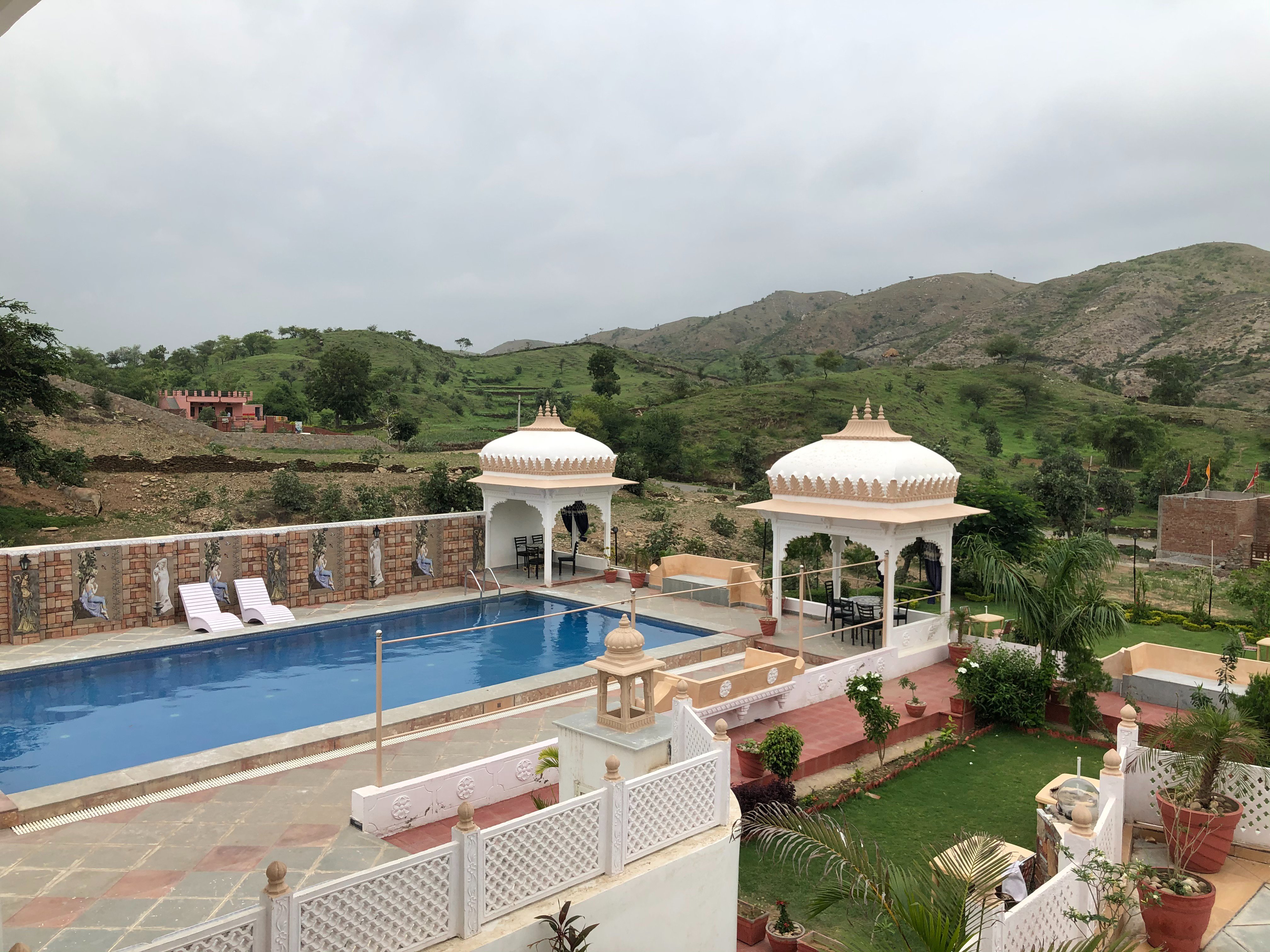 Roopgarh Resort-泳池