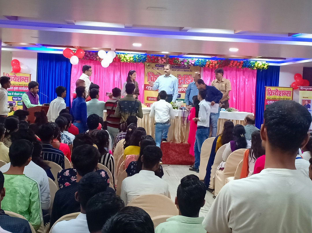 Hotel Rajhans International主图