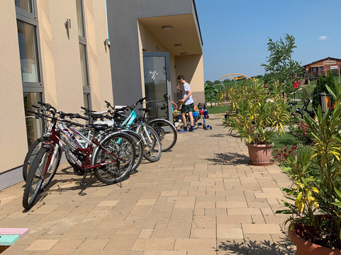 Zsalyaliget Hotel主图