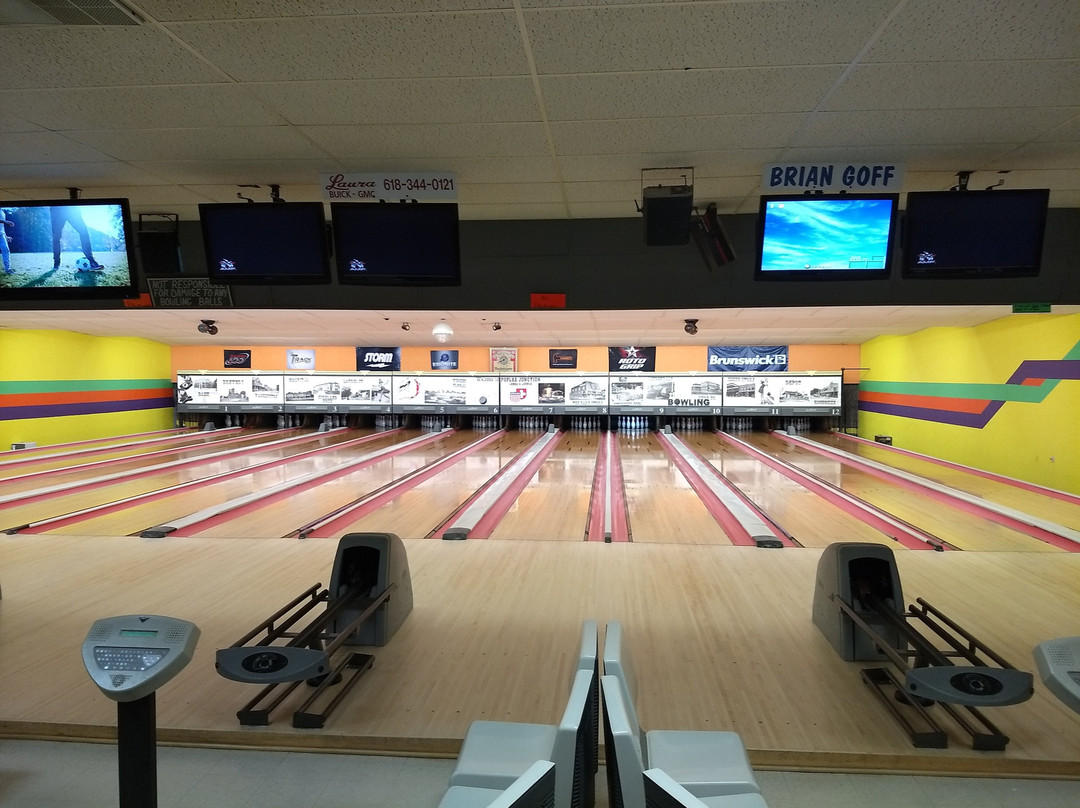 Poplar Junction Lanes & Lounge-Highland必去景点