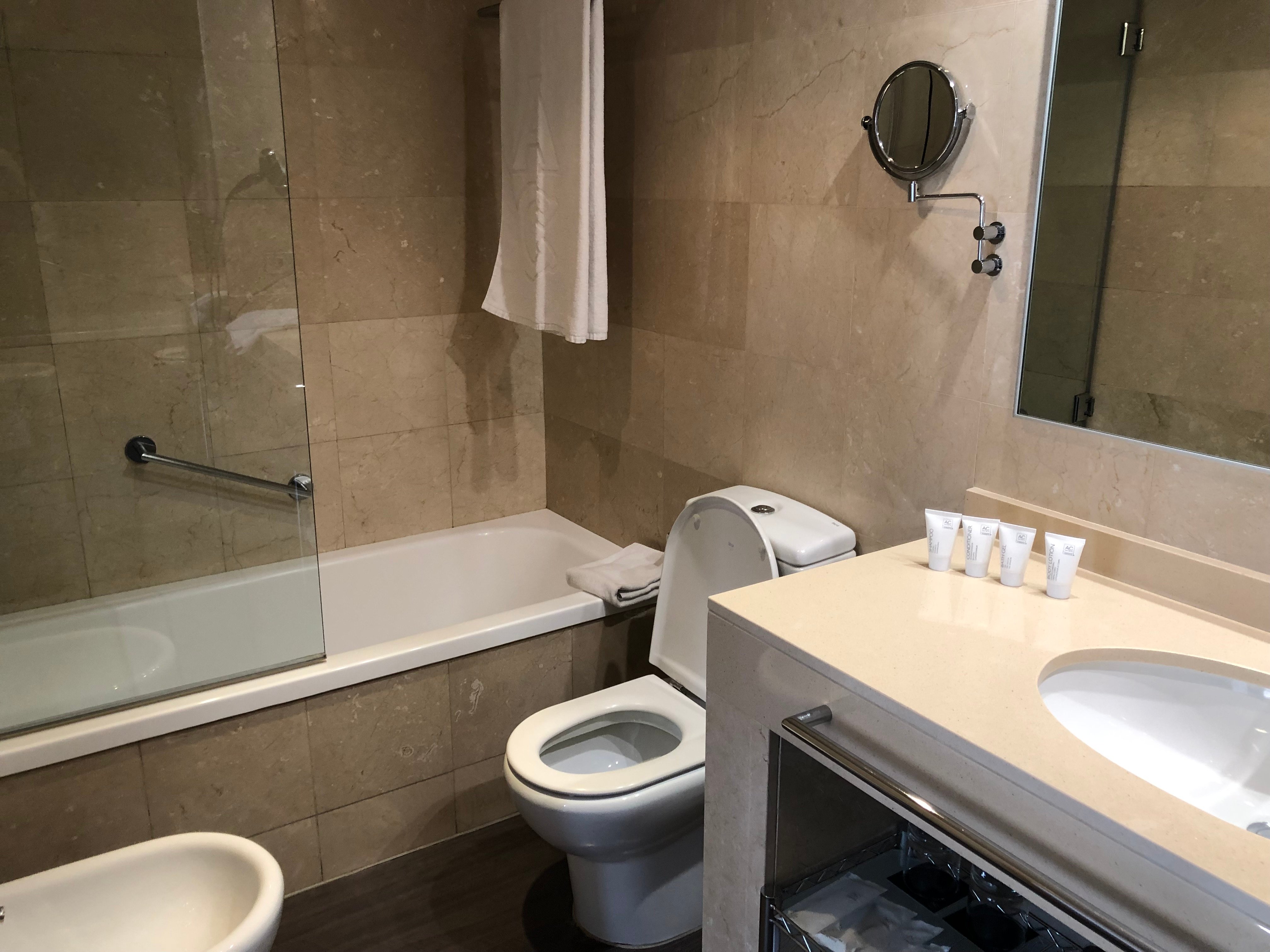 维多利亚套房万豪AC酒店-浴室