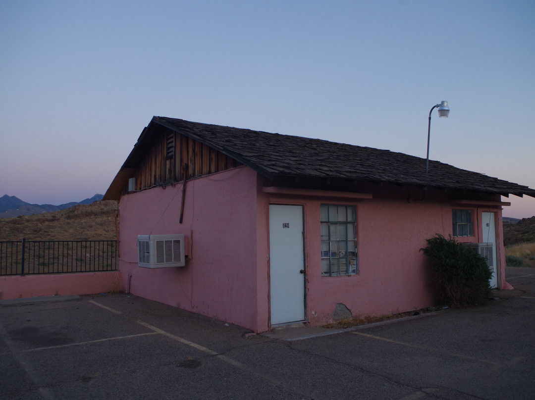 埃尔游唱诗人汽车旅馆主图