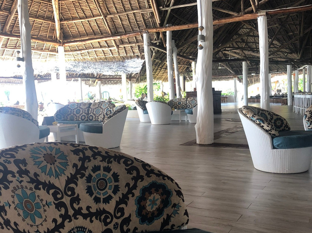 吉汶瓦海滩度假酒店主图