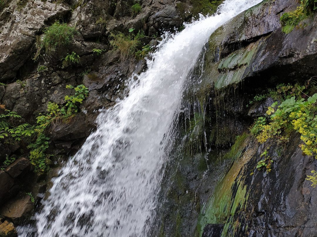 Gveleti Waterfall景点图片