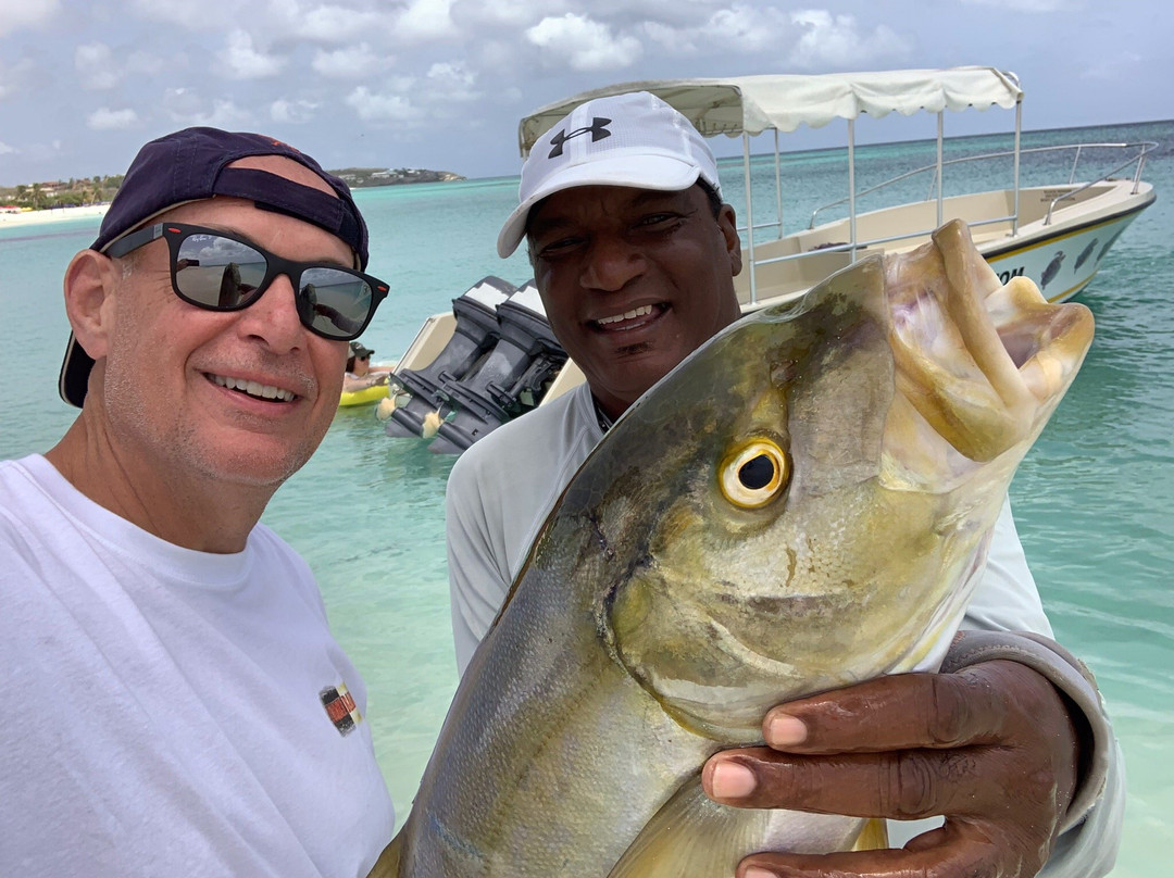 Junior's Glass-Bottom Boat-West End Village必去景点
