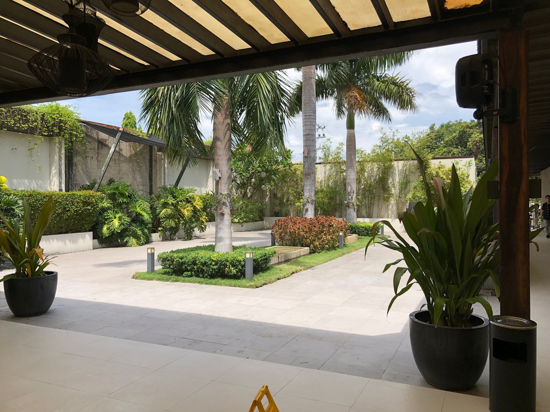 舒格兰酒店主图