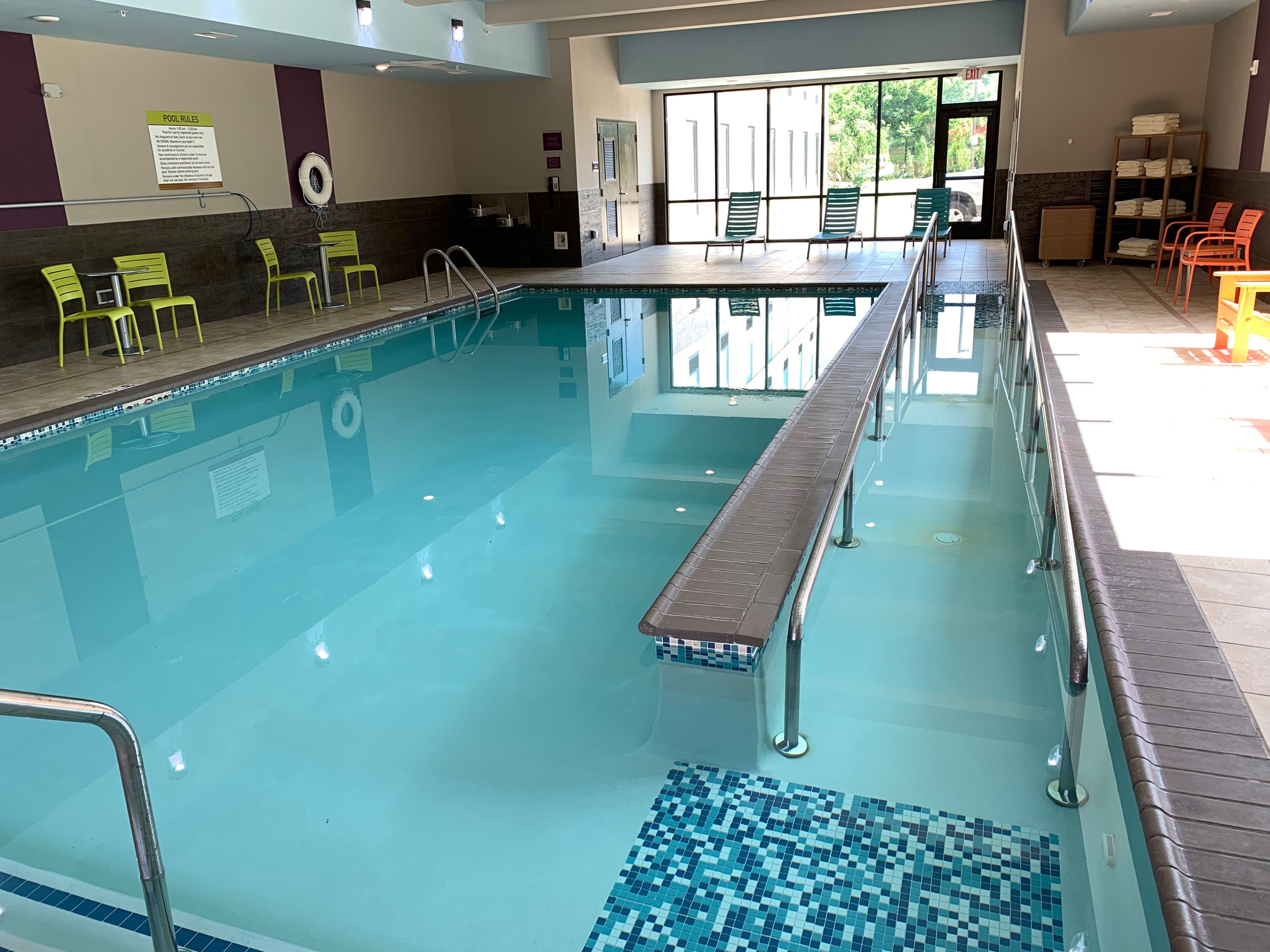 Home2 Suites by Hilton Edmond-泳池