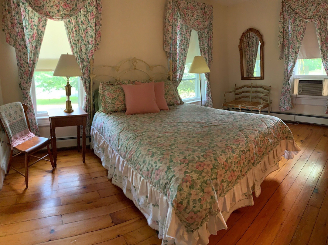 Nelson Avenue Pines主图