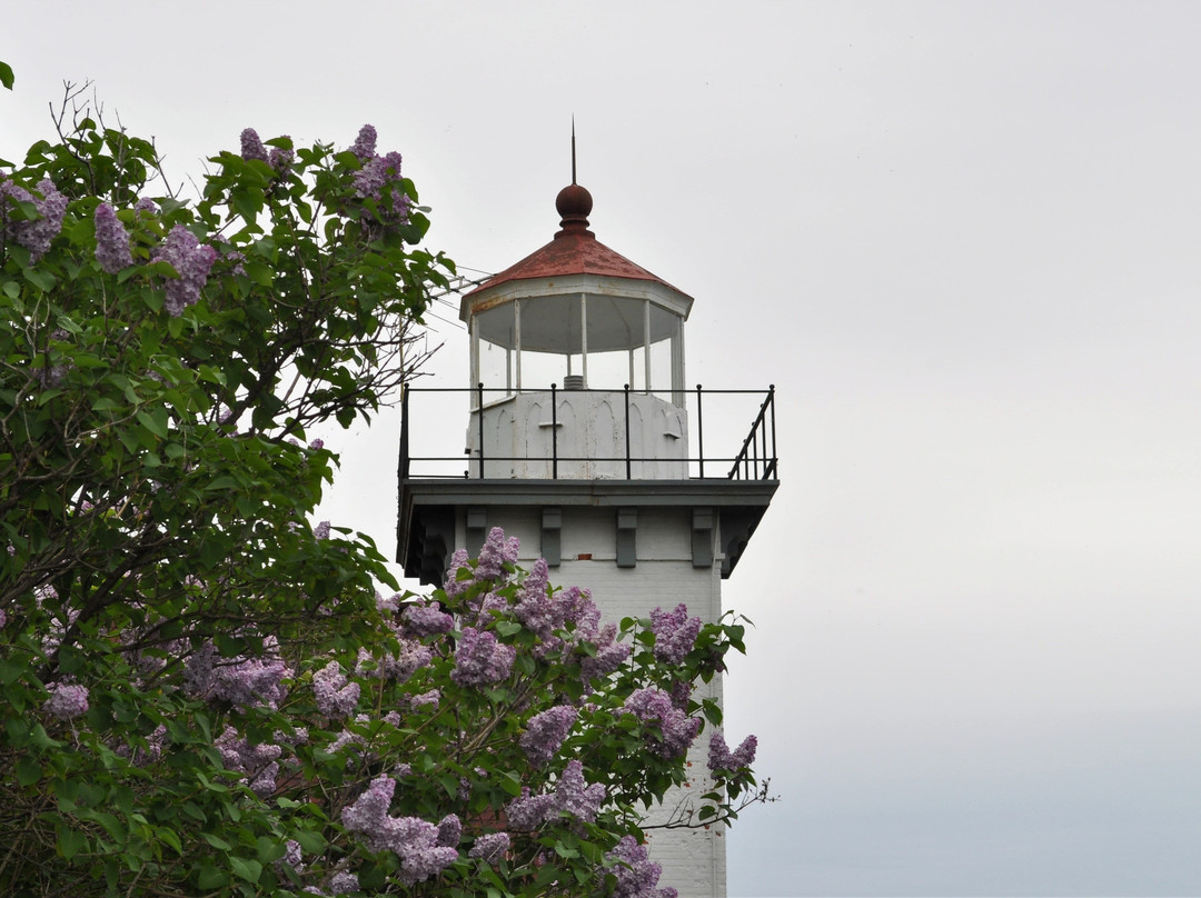 Sherwood Point Lighthouse景点图片