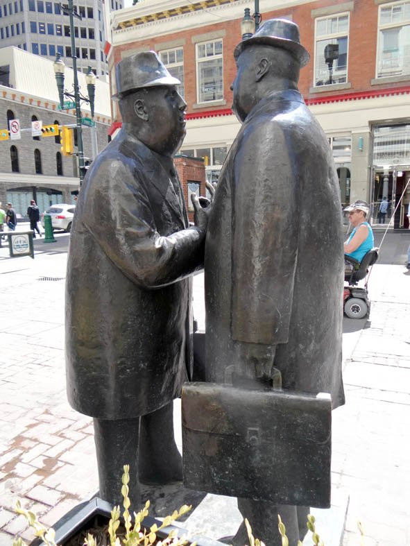 Conversation Sculpture-卡尔加里必去景点
