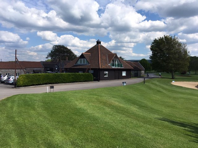 Mendip Spring Golf & Country Club主图