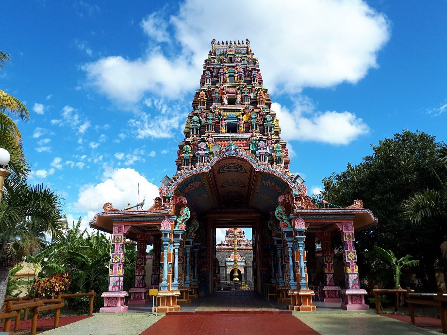 Tamil Surya Oudaya Sangam Temple景点图片