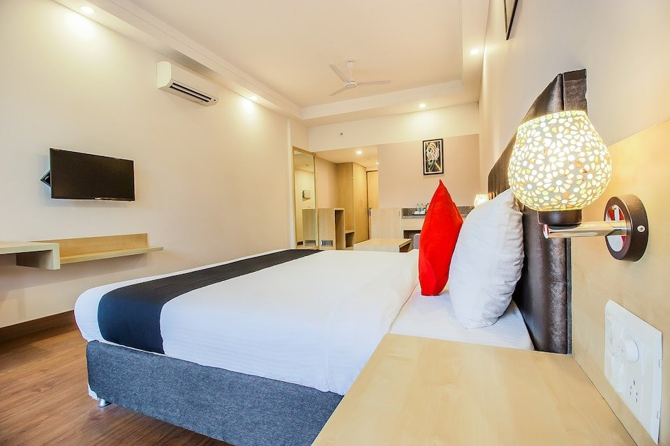 Capital O 13727 Hotel Aarogyam Suites主图