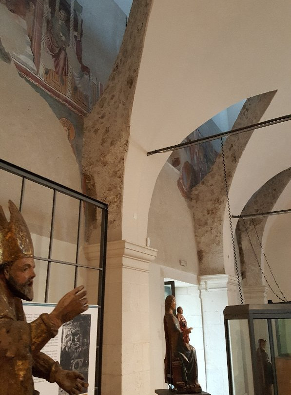 Museo Diocesano d'Arte Sacra-苏尔莫纳必去景点