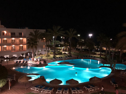 莫哈卡尔酒店住宿-热带绿洲最佳酒店