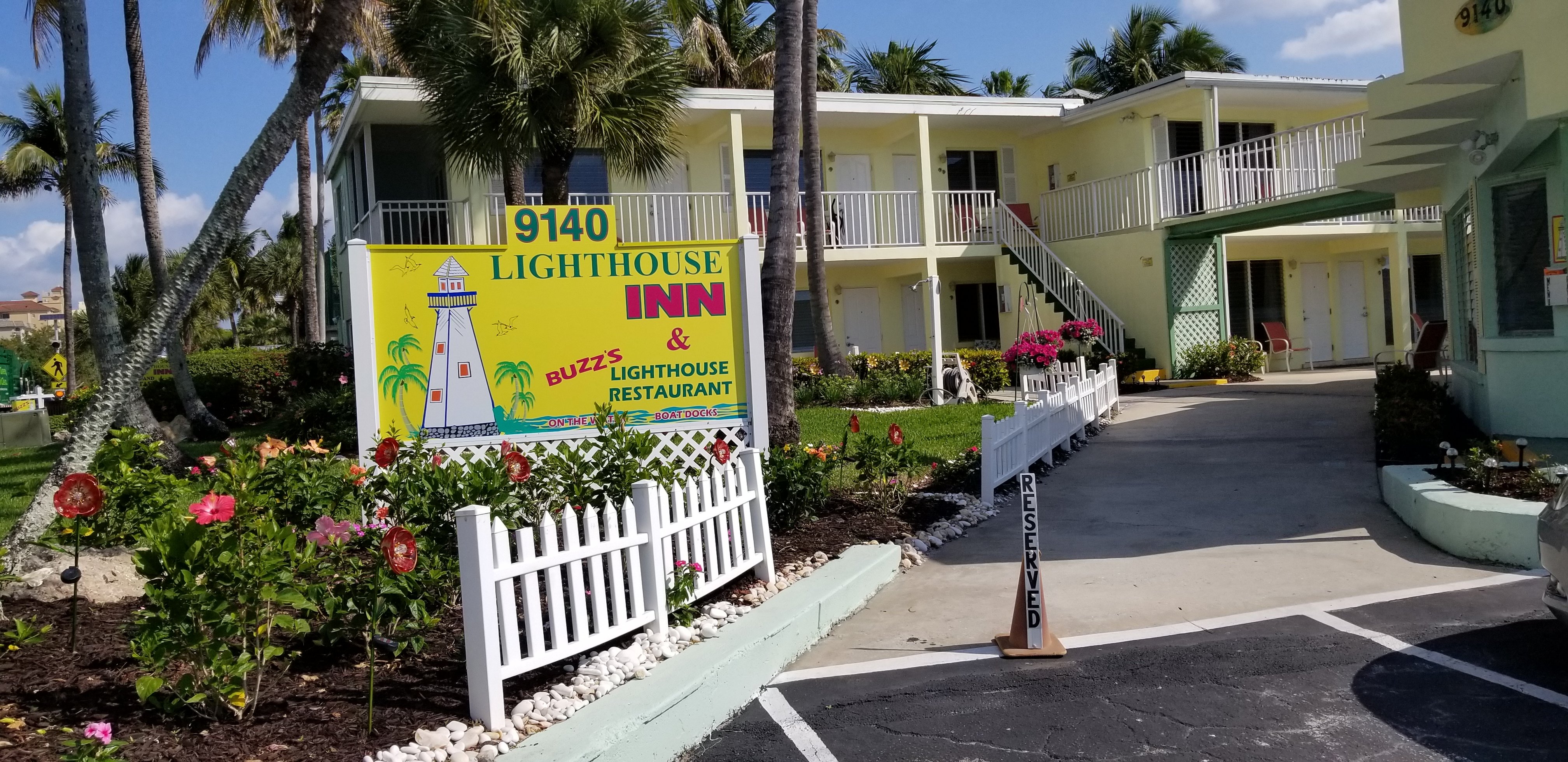 Lighthouse Inn-官方