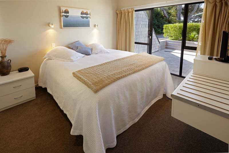 Pioneer Waterfront Apartments主图