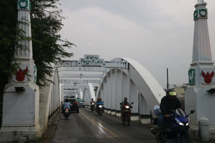 Ratsadapisek Bridge-南邦必去景点