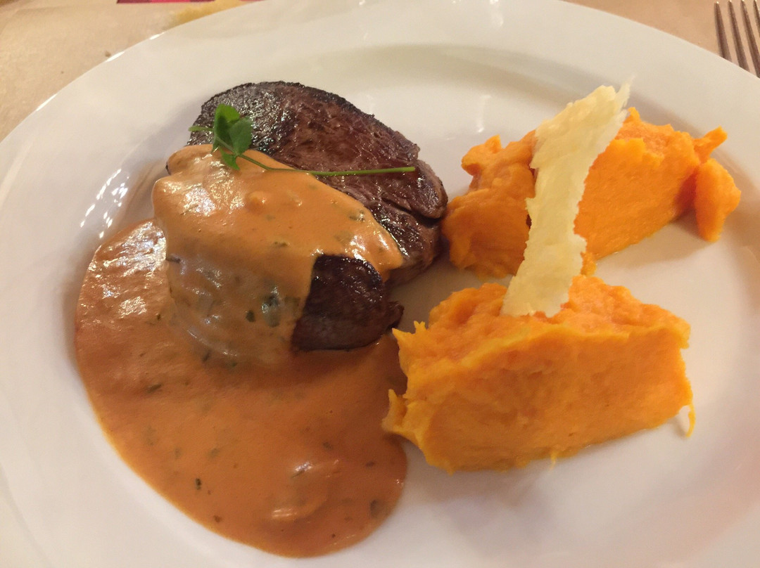 Hotel Restaurant du Plomb du Cantal主图