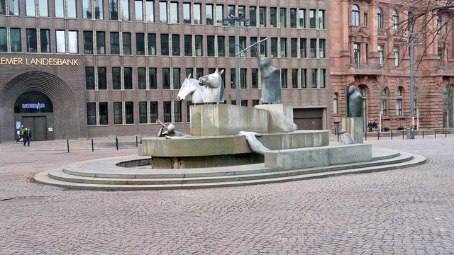 Neptunbrunnen-不莱梅必去景点