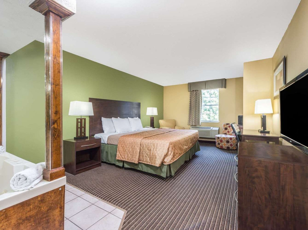 佩里维尔戴斯酒店主图