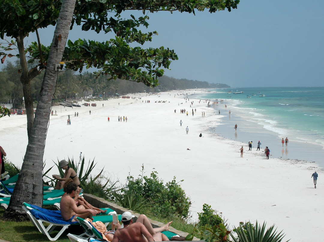 保巴博温泉海滩度假酒店主图