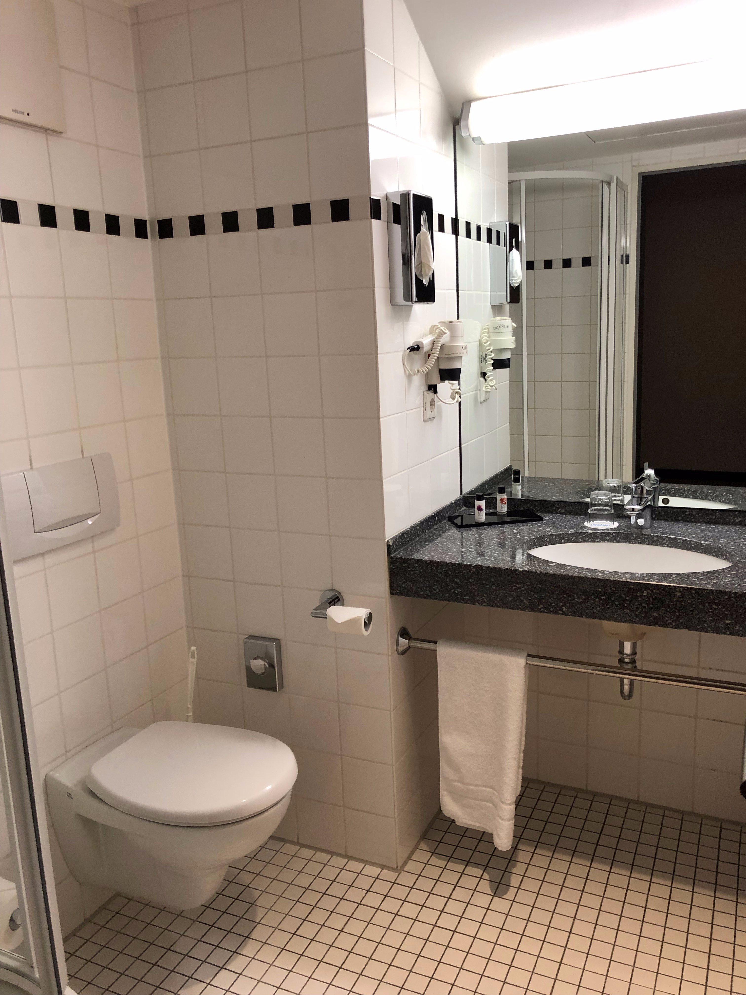 Nestor Hotel Ludwigsburg-浴室