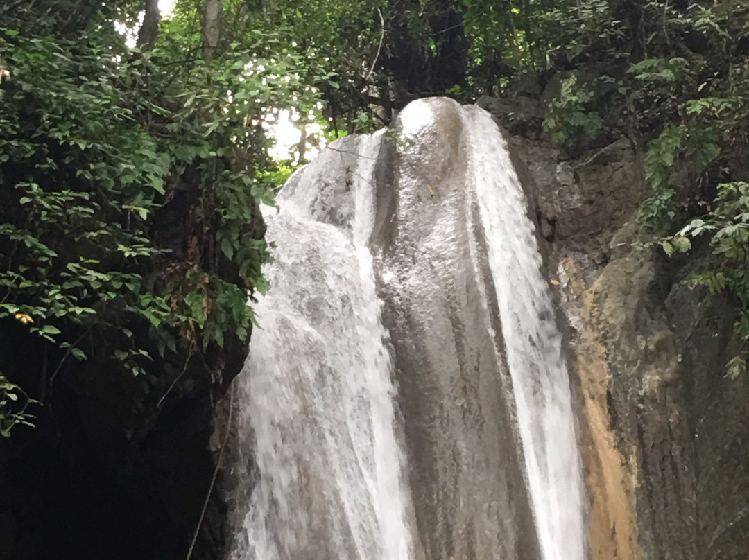 Bonbon Falls景点图片