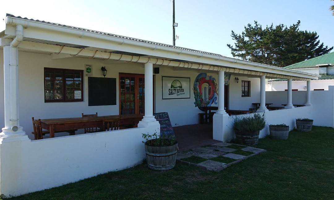 Reebok餐馆和美食-Salty River Beerhouse