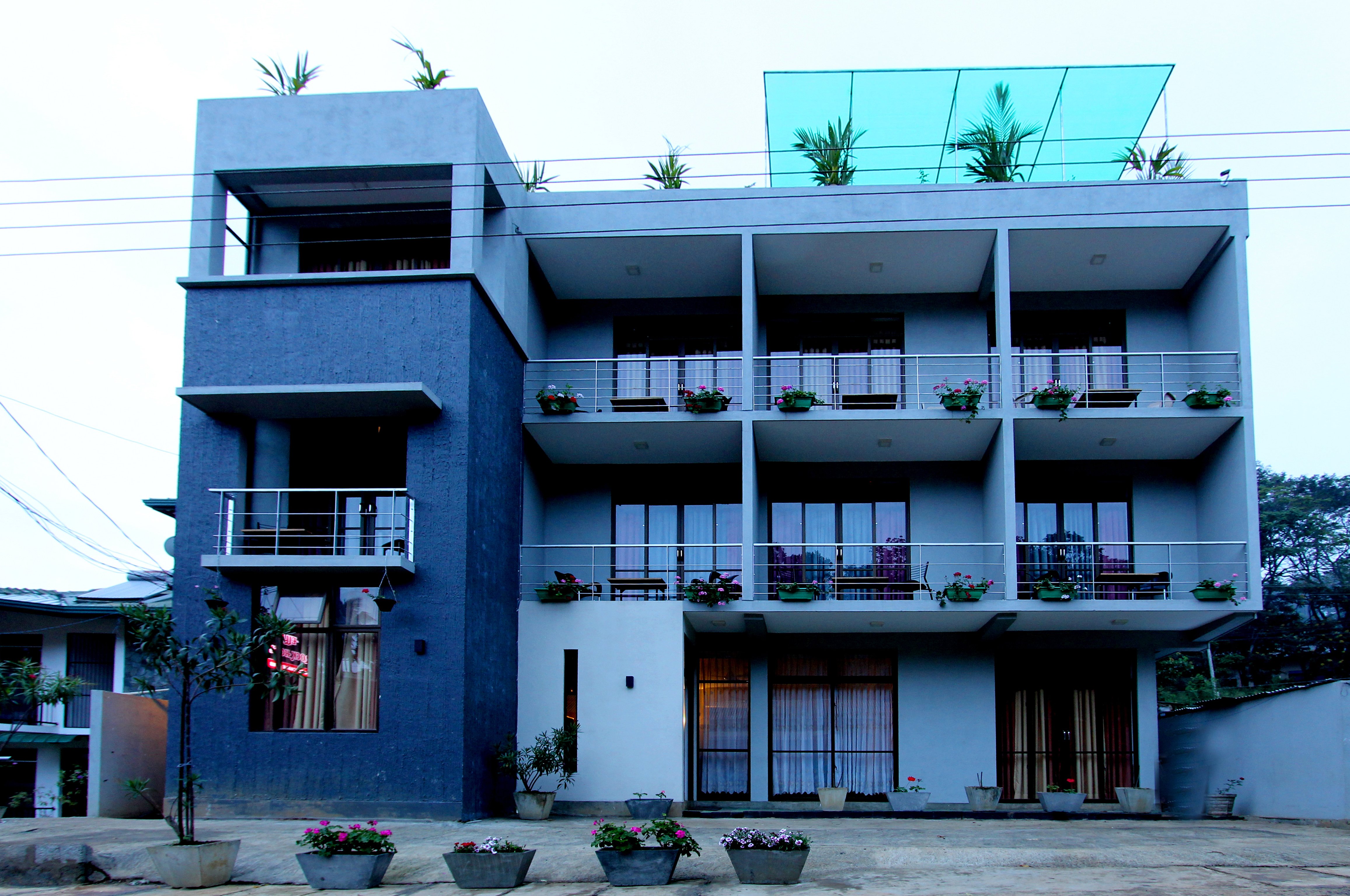 艾拉摇滚旅馆-官方