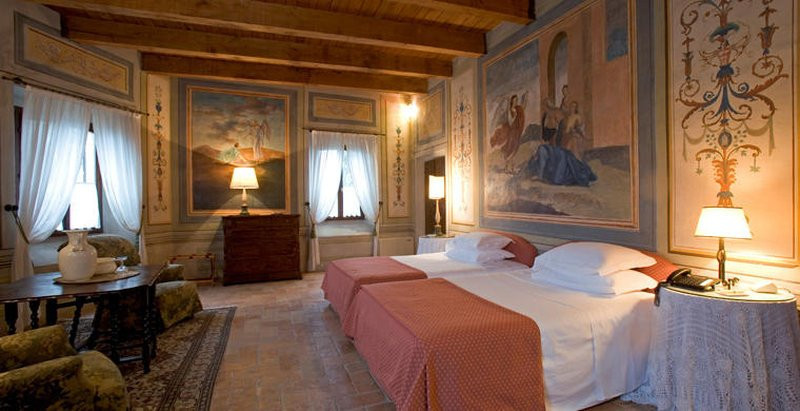Palazzo Viviani Castello di Montegridolfo主图