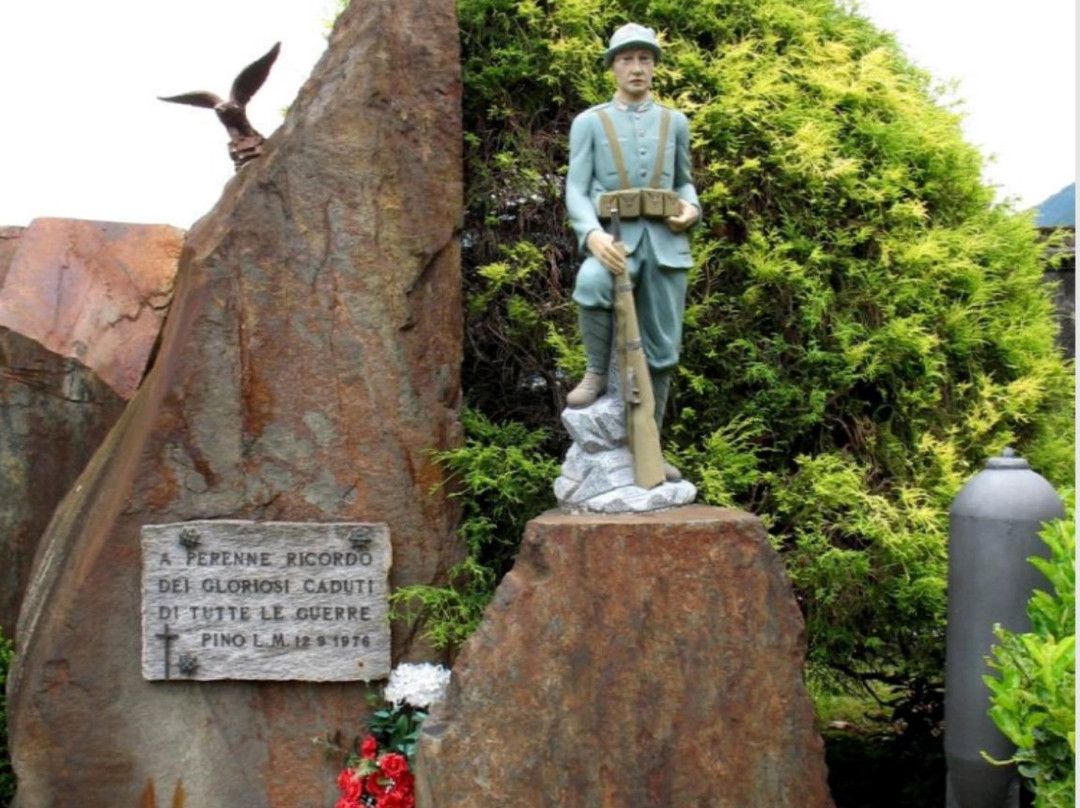 Monumento ai Caduti di Pino Lago Maggiore景点图片