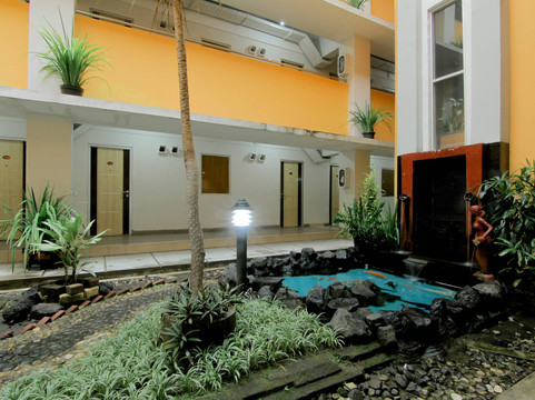 University Hotel主图