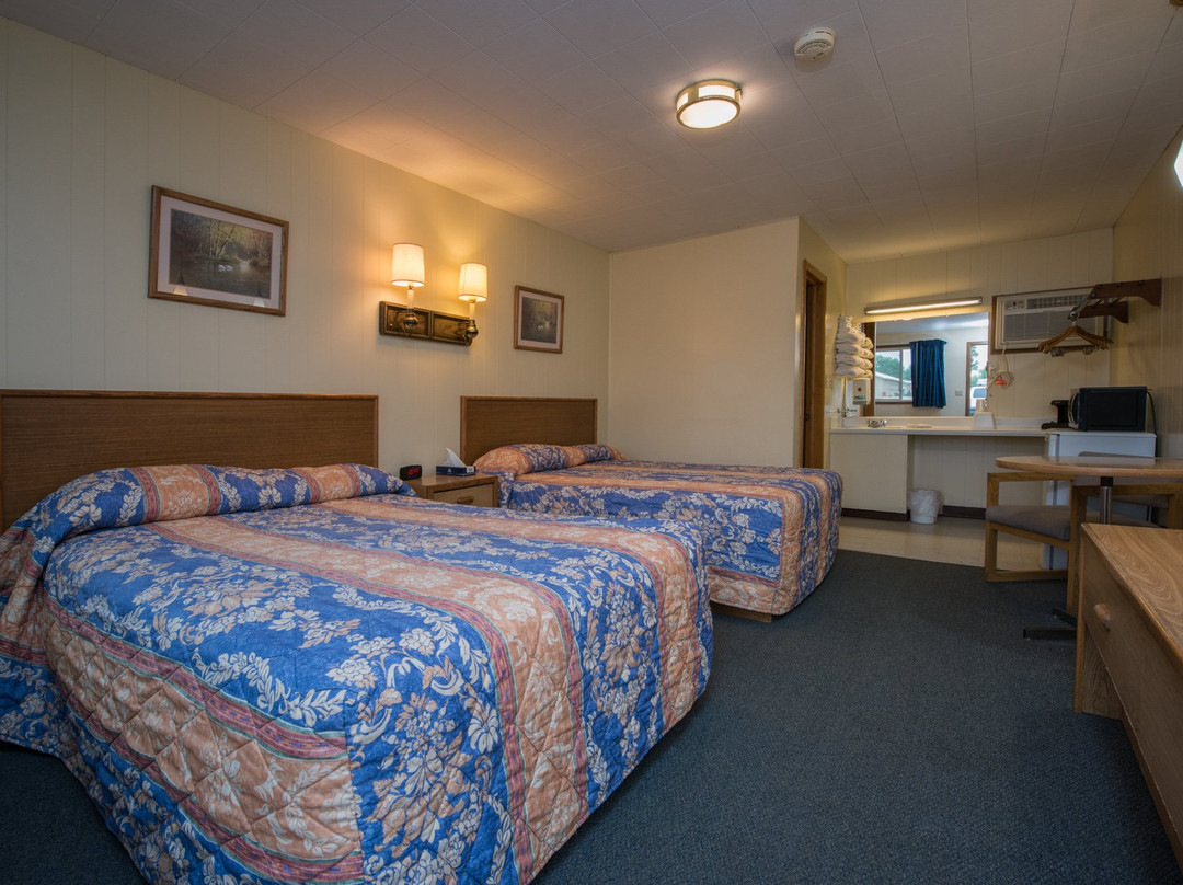 Crossroads Inn主图