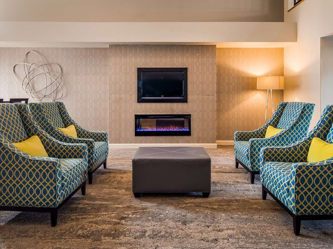 Best Western Plus Yadkin Valley Inn & Suites主图