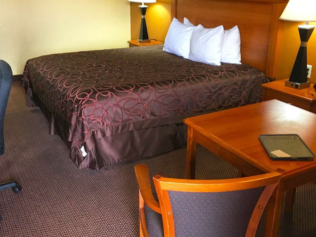 Americas Best Value Inn Center主图