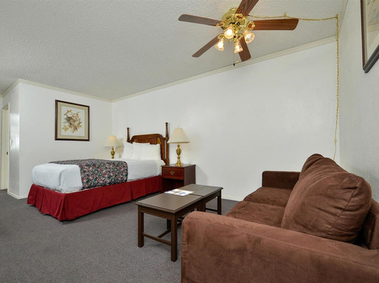 Americas Best Value Inn & Suites Lancaster主图