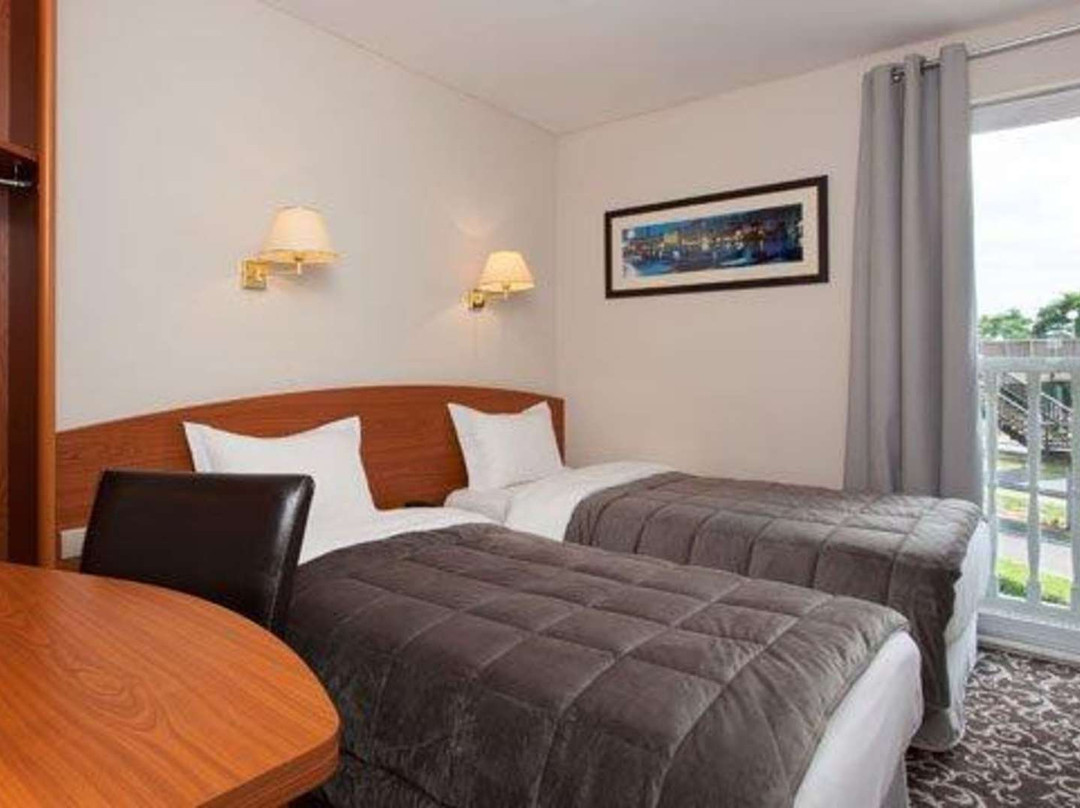 Hôtel Acadie les Ulis主图
