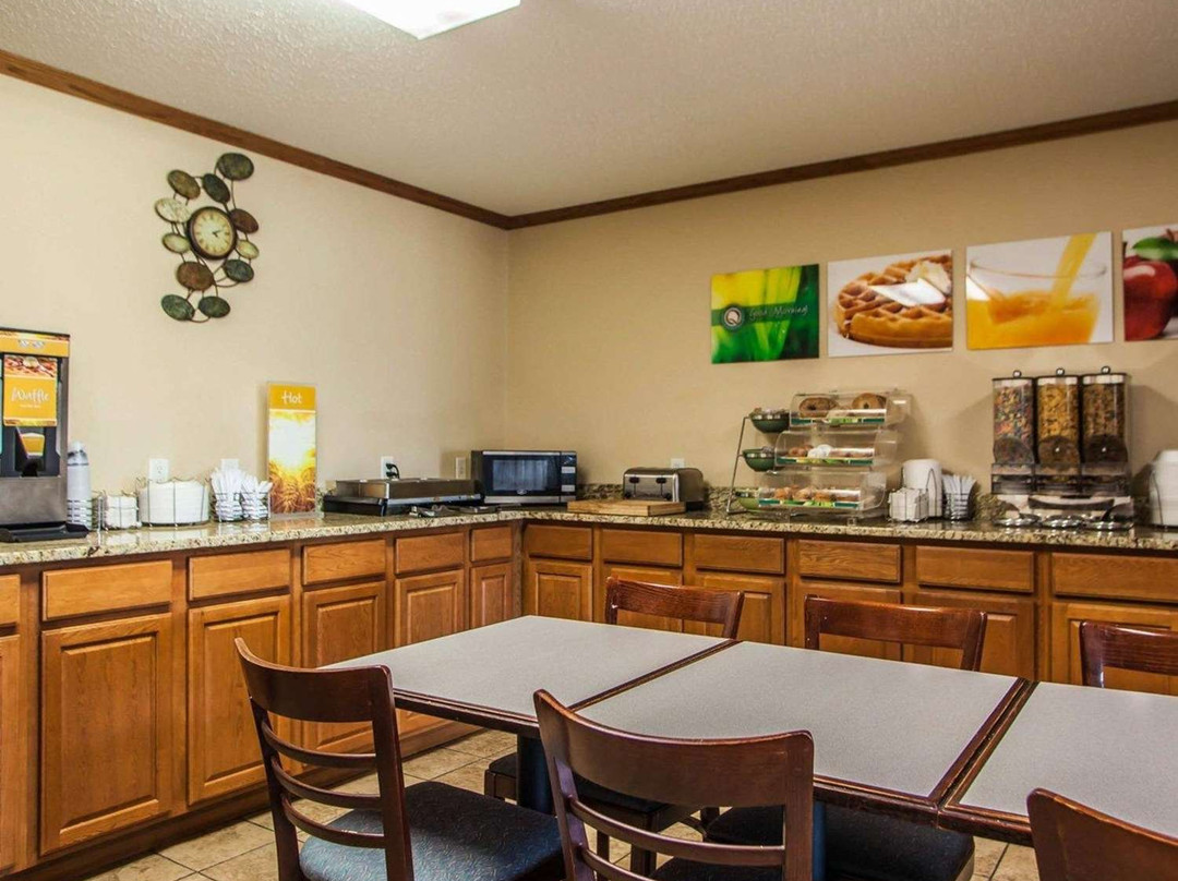 Quality Inn & Suites Eldridge Davenport North主图