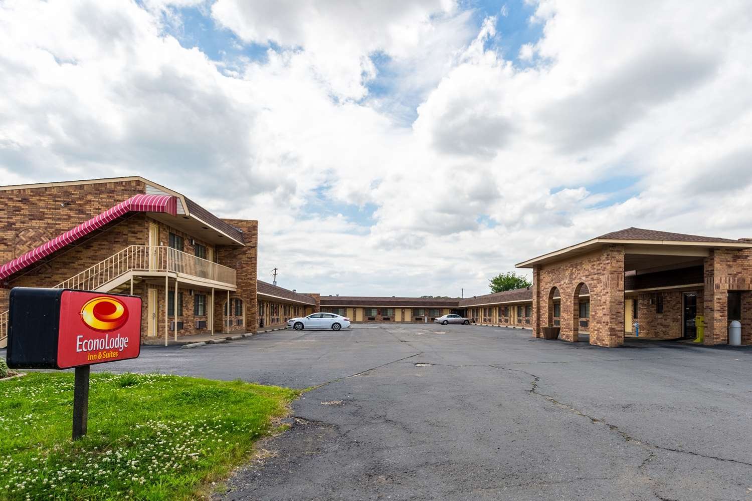 Econo Lodge & Suites-官方
