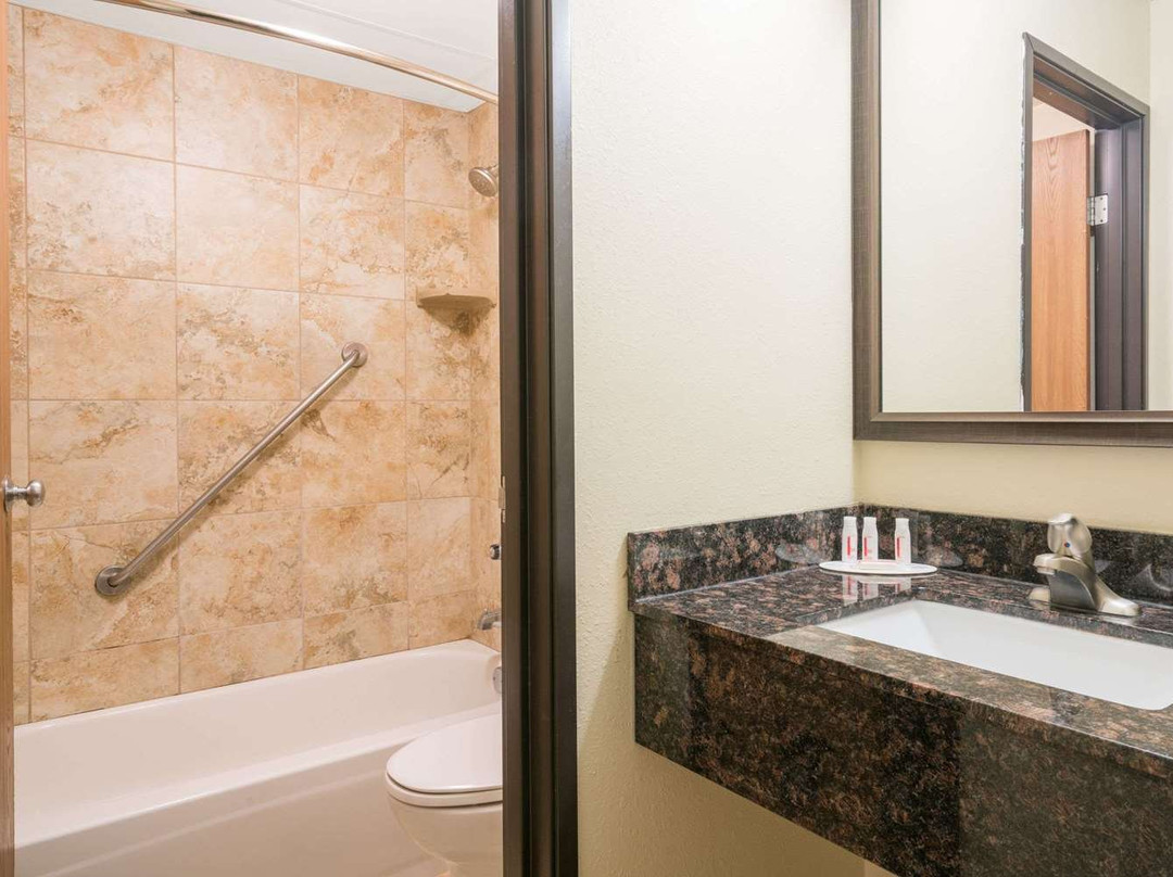 Days Inn & Suites by Wyndham Baxter Brainerd Area主图