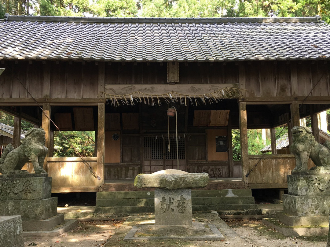Shiraki Shrine-二丈町必去景点
