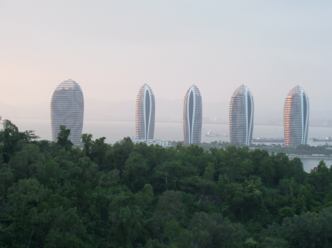 三亚鹿岭海湾维景国际大酒店主图